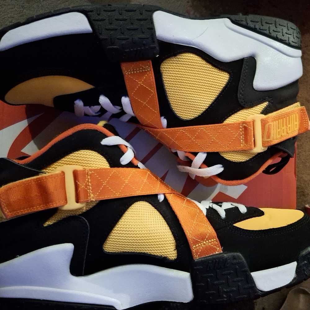 [FLASH SALE] Nike Air Raid "Roswell Raygun"